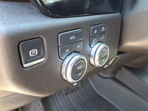 Used 2025 GMC Sierra 1500 SLT AWD/4WD image 21