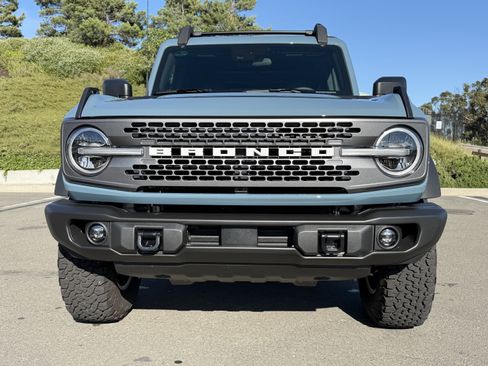 Used 2022 Ford Bronco Badlands image 7