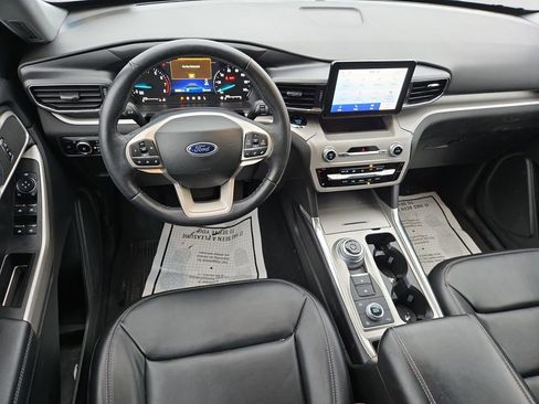 Used 2023 Ford Explorer XLT w/ Equipment Group 202A image 12