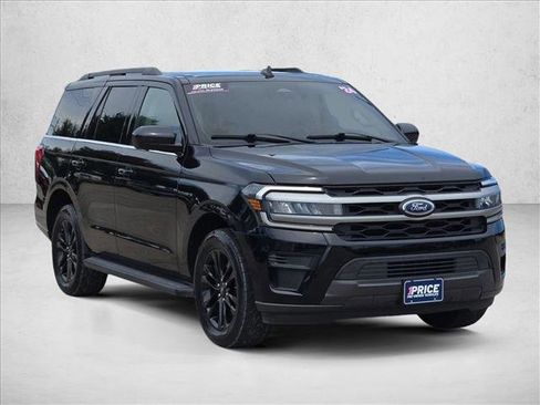 Used 2024 Ford Expedition XLT RWD image 3