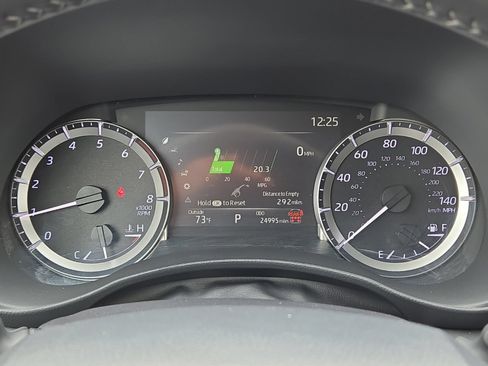 Used 2025 Toyota Highlander LE FWD image 27