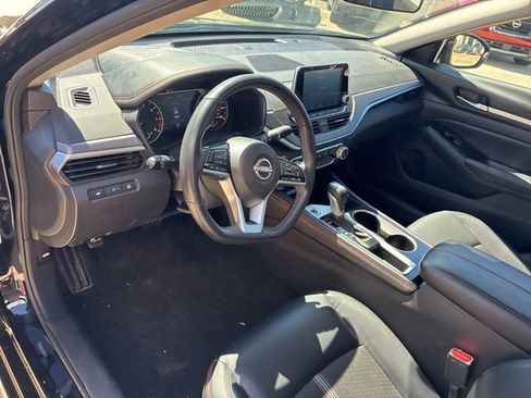 Used 2025 Nissan Altima 2.5 SR image 18
