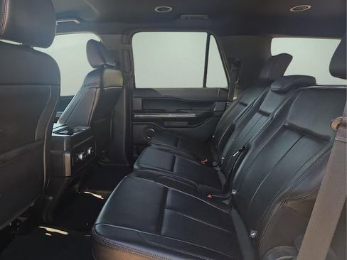 Used 2021 Ford Expedition XLT image 15