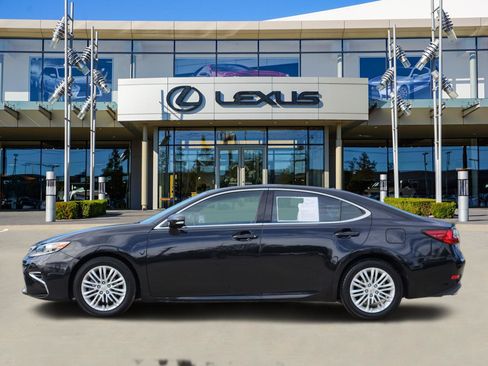 Used 2017 Lexus ES 350 Premium w/ Premium Package image 3