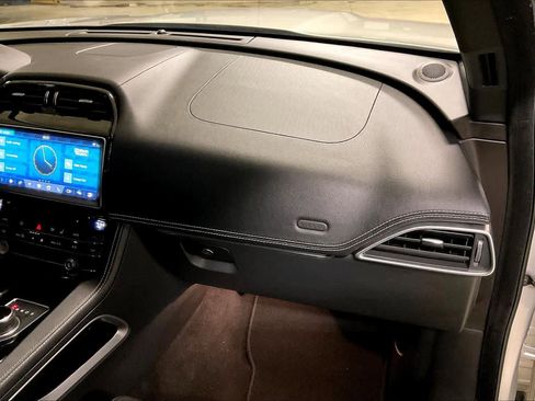 Used 2017 Jaguar F-PACE S image 18