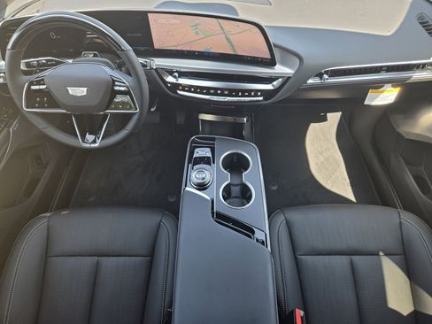New 2025 Cadillac Lyriq Luxury RWD image 18