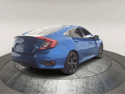 Used 2019 Honda Civic Sport image 2