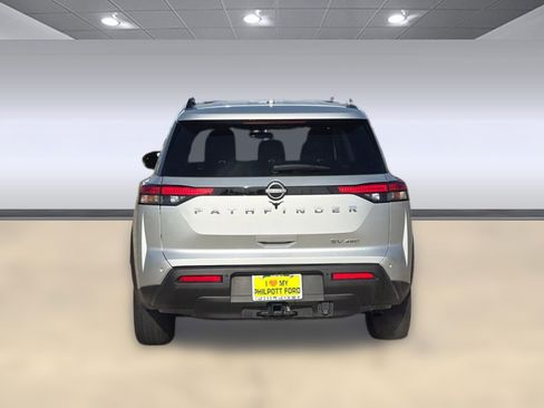 Used 2024 Nissan Pathfinder SV w/ SV Premium Package image 10