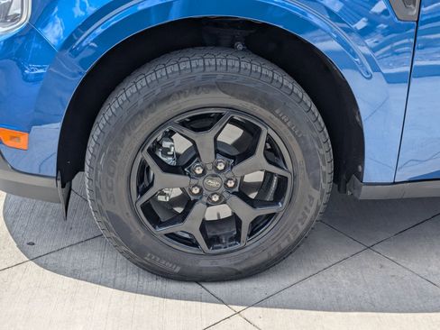 Used 2024 Ford Maverick Lariat w/ FX4 Off-Road Package AWD/4WD image 13