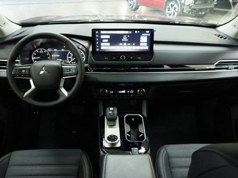New 2026 Mitsubishi Outlander SE FWD image 20