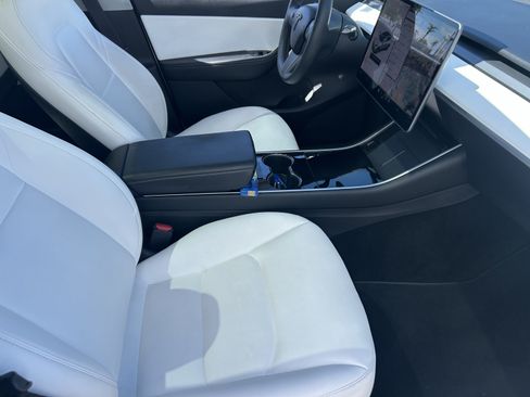 Used 2021 Tesla Model Y 2WD image 12