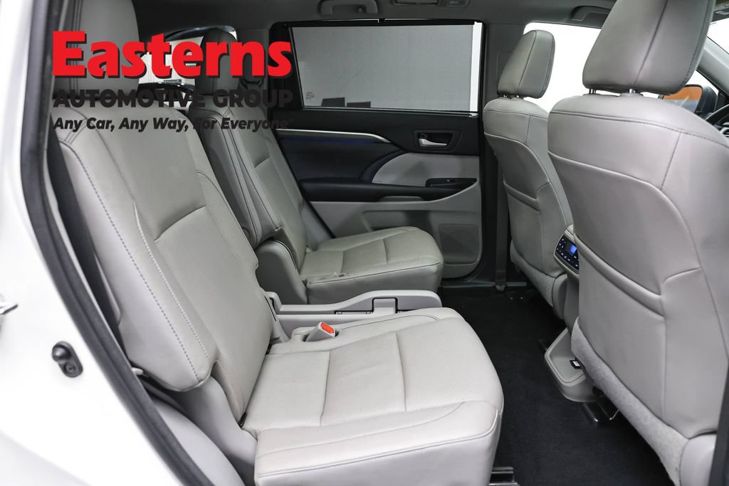 Used 2017 Toyota Highlander Limited Platinum AWD/4WD image 29