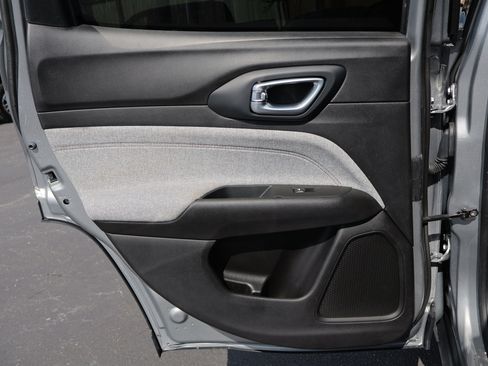 Used 2022 Jeep Compass Latitude image 24