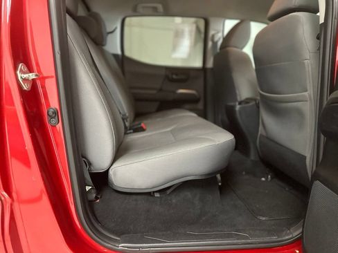 Used 2019 Toyota Tacoma SR5 RWD image 19