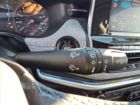 Used 2022 Jeep Compass Latitude image 41