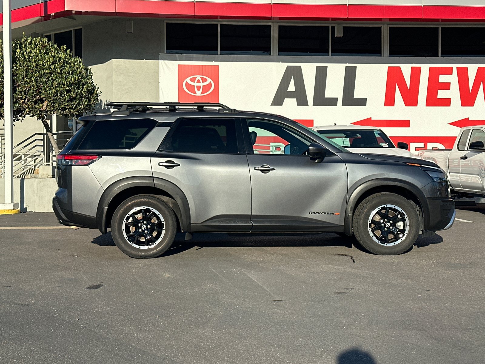 Used 2024 Nissan Pathfinder Rock Creek AWD/4WD image 6