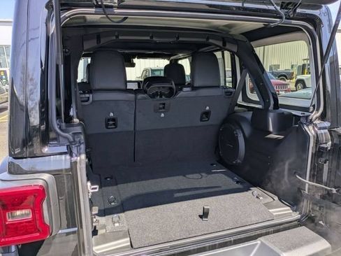 New 2026 Jeep Wrangler Unlimited Rubicon AWD/4WD image 32