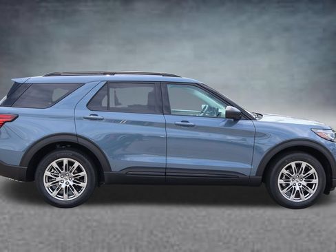 New 2026 Ford Explorer Active w/ Active Comfort Package AWD/4WD image 2