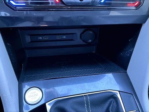 Used 2022 Volkswagen Tiguan SE image 15