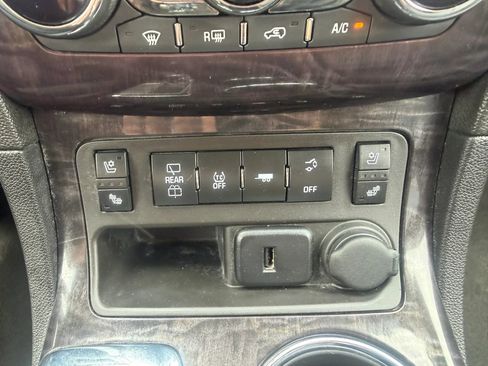 Used 2017 Buick Enclave Premium w/ Experience Buick Package AWD/4WD image 16