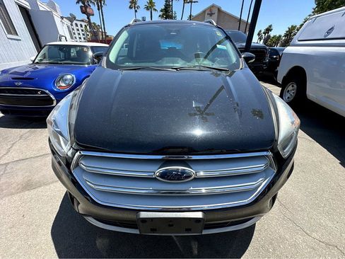 Used 2019 Ford Escape Titanium FWD image 2