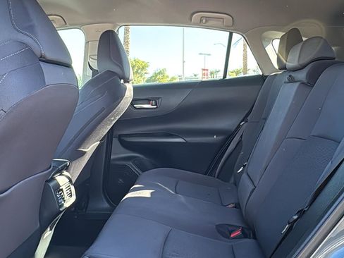 Used 2021 Toyota Venza LE w/ Carpet Mat Package (TMS) image 25