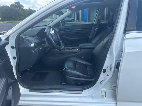 Used 2019 Nissan Altima 2.5 SR w/ SR Premium Package FWD image 9