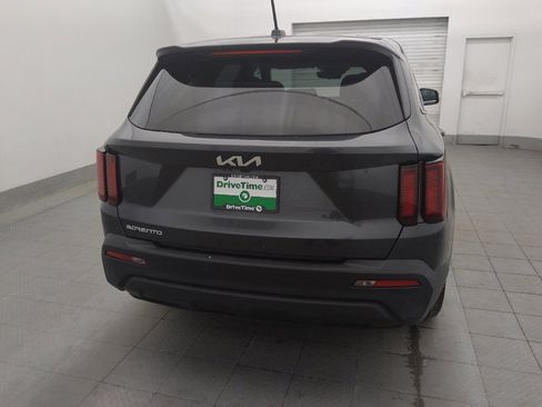 Used 2023 Kia Sorento LX FWD image 7