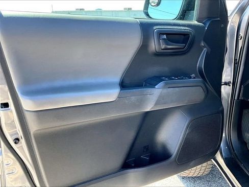 Used 2021 Toyota Tacoma SR AWD/4WD image 9