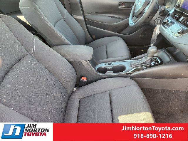 Used 2025 Toyota Corolla LE FWD image 14