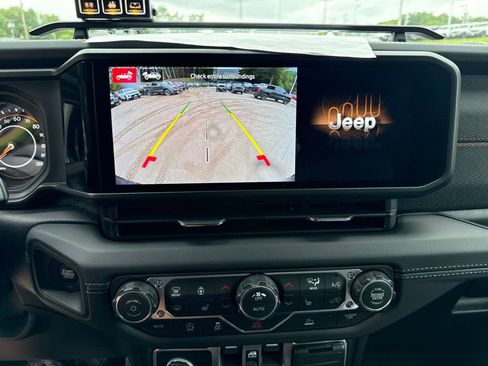 New 2026 Jeep Wrangler Unlimited Rubicon w/ Technology Group AWD/4WD image 16