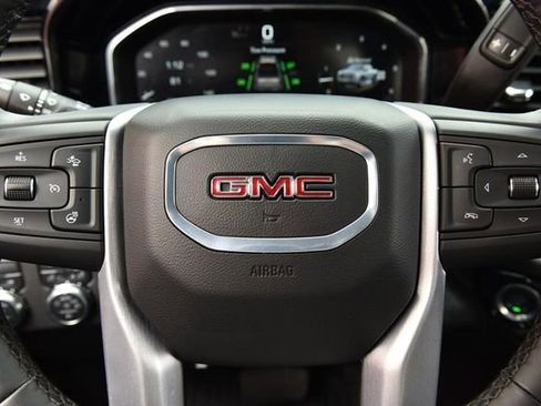 Used 2025 GMC Sierra 1500 SLT image 17