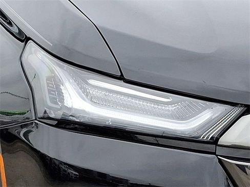 Used 2022 Chevrolet Traverse RS w/ LPO, Floor Liner Package AWD/4WD image 9