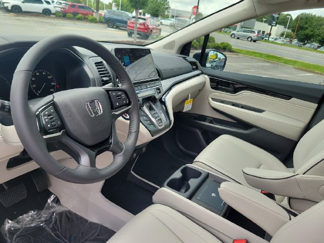New 2026 Honda Odyssey Touring image 14