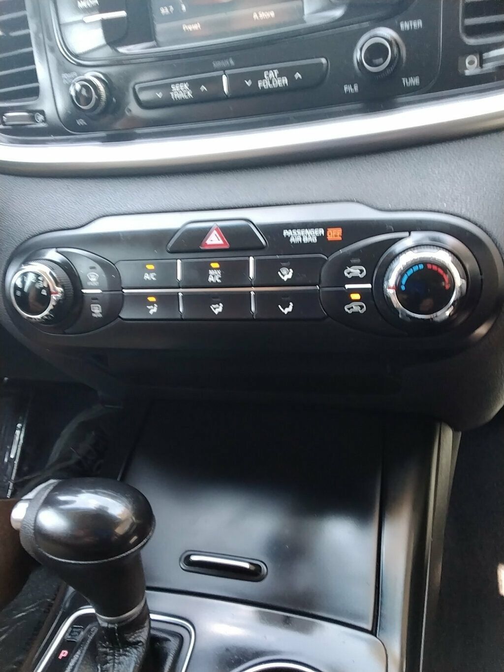 Used 2017 Kia Sorento FWD image 19