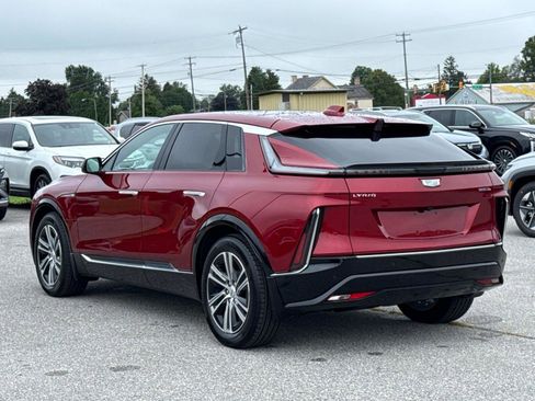 Used 2024 Cadillac Lyriq Luxury w/ LPO, Floor Liner Package image 26