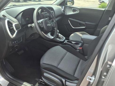 Used 2024 Kia Soul LX w/ Option Group 015 image 12