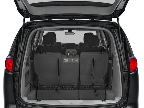 Certified 2017 Chrysler Pacifica Touring image 12