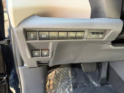 Used 2021 Toyota Sienna LE w/ LE Plus Package image 31