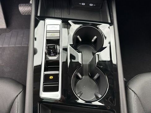 Certified 2025 Volkswagen Atlas SE image 20