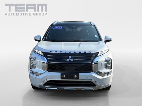 Used 2023 Mitsubishi Outlander SEL AWD/4WD image 2