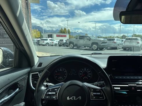 Used 2022 Kia Seltos EX AWD/4WD image 21