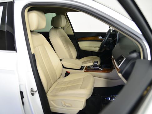 Certified 2022 Audi Q5 2.0T Premium Plus image 18