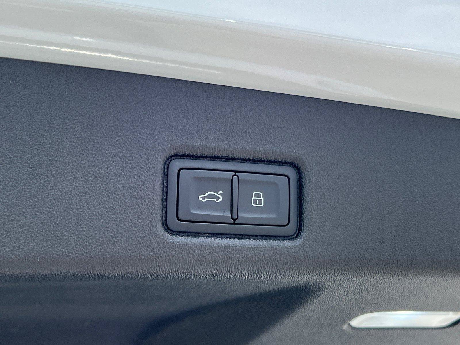 Certified 2025 Audi Q5 Premium Plus w/ Premium Plus AWD/4WD image 19