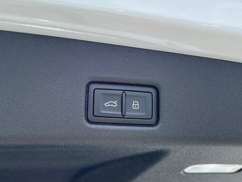 Certified 2025 Audi Q5 Premium Plus w/ Premium Plus AWD/4WD image 19