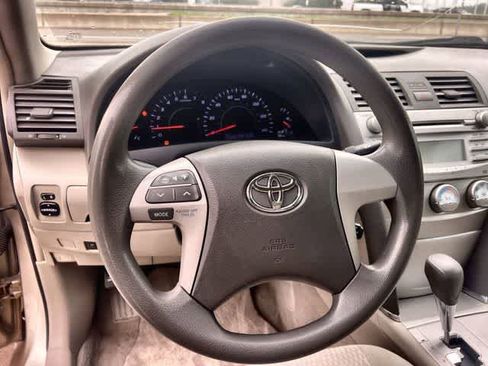 Used 2011 Toyota Camry FWD image 17
