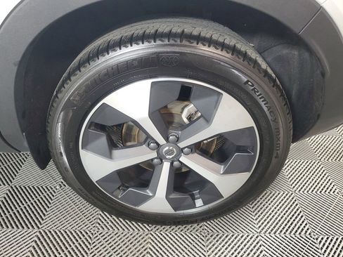 Certified 2025 Volvo XC40 B5 Core image 11