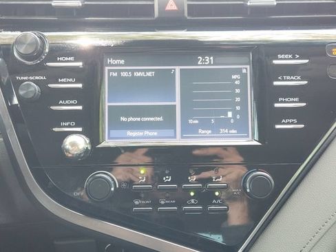 Used 2018 Toyota Camry LE FWD image 17