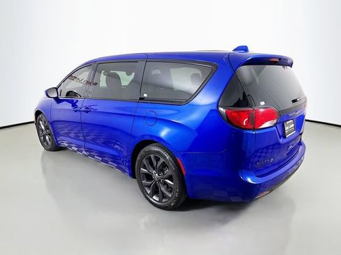 Used 2020 Chrysler Pacifica Touring w/ S Appearance Package FWD image 5