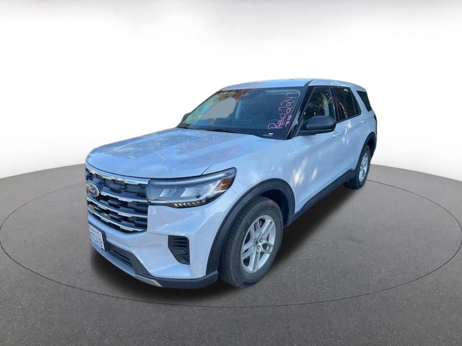 Used 2026 Ford Explorer Active AWD/4WD image 2